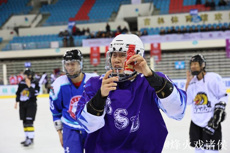 第6届全国大学生冰球联赛总决赛收官