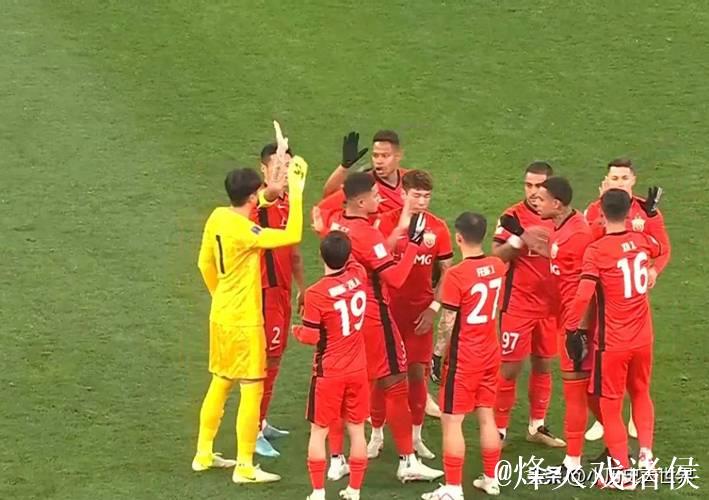 一场惨败止步亚冠16强，上海海港暴露深层问题